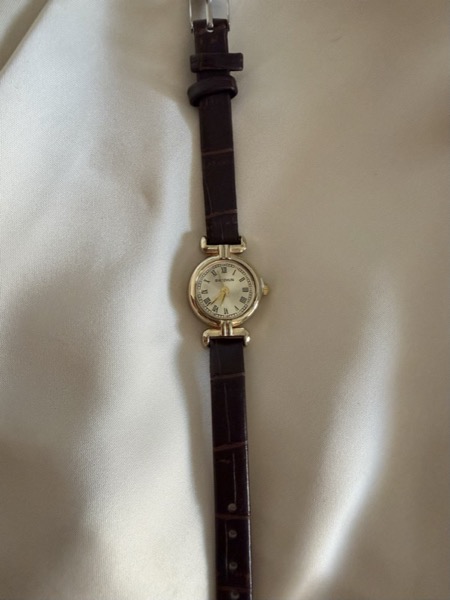 Reloj Isabella con correa de cocodrilo